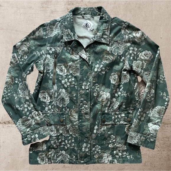 COPY - VOLCOM Cotton Denim The Hunt CAMO FLORAL Jean Jacket Women’s Size 10. - Picture 16 of 16